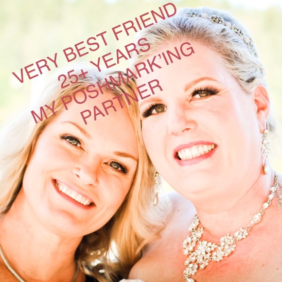 Meet your Posher, Nicole Glitzy_Rabbit 🐇🐇 - Picture 7 of 8